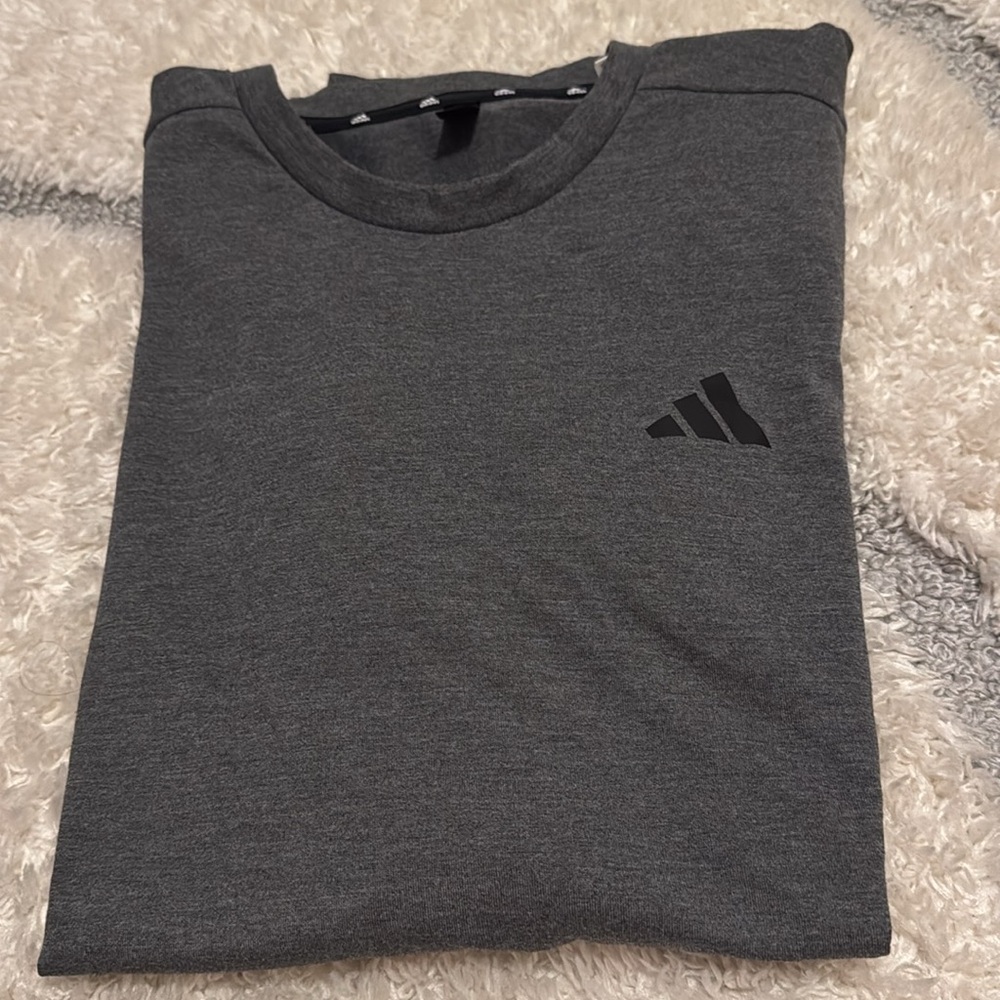 Adidas tshirt
